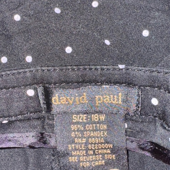 Elegant Black Polka Dot Capris with Ruffle Hem - Picture 3 of 3